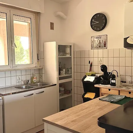 C007 - Camerano, Ampio Trilocale Comodo Ai Servizi Apartamento *